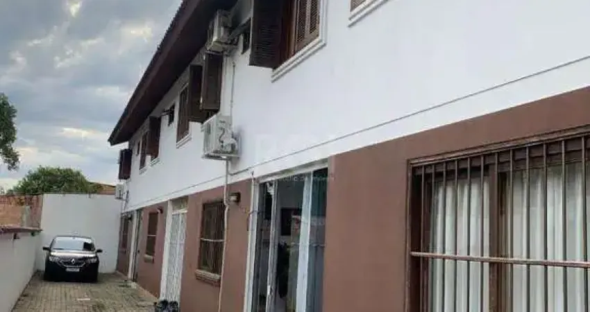 Casa com 3 quartos à venda na Rua Professor Joaquim Felizardo, 45, Espírito Santo, Porto Alegre