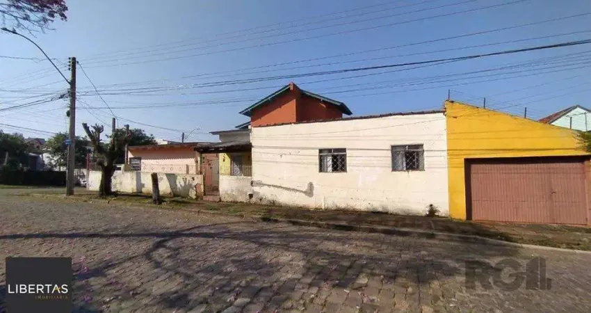 Casa com 2 quartos à venda na Rua Itacurubi, 80, Vila Nova, Porto Alegre