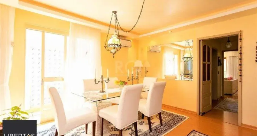 Casa para Venda - 228m², 4 dormitórios, sendo 1 suites, 5 vagas - Teresópolis