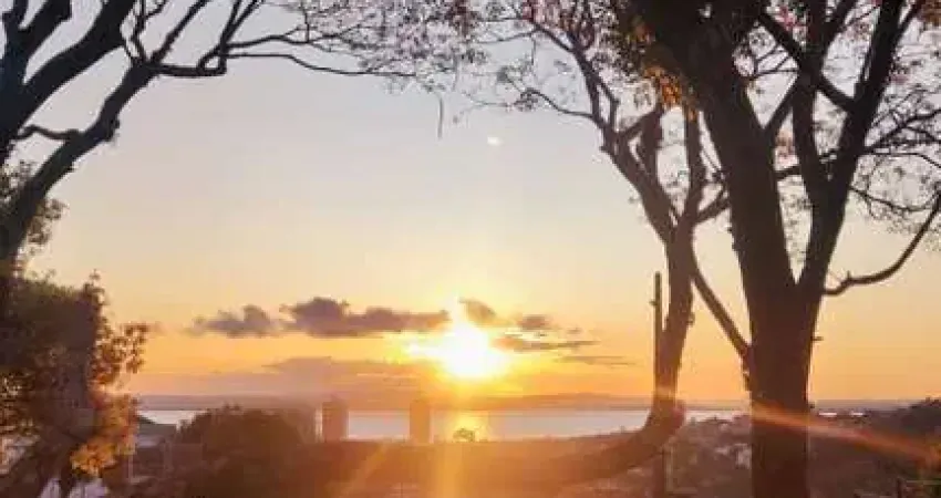 Apartamento Térreo com 02 quartos e 01 vaga no Bairro Santa Tereza