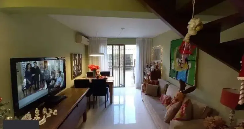 Casa de 3 Andares com Pátio e Churrasqueira Próxima ao Bourbon Country