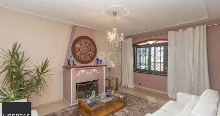 Casa para Venda - 240m², 3 dormitórios, sendo 1 suites, 3 vagas - Partenon