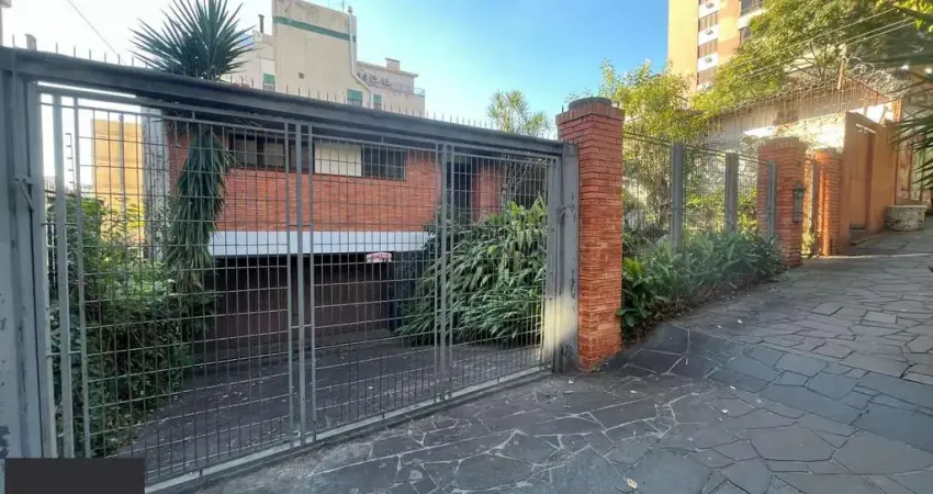 Casa de 3 quartos, suíte e 2 vagas de garagem bairro Auxiliadora em Porto Alegre