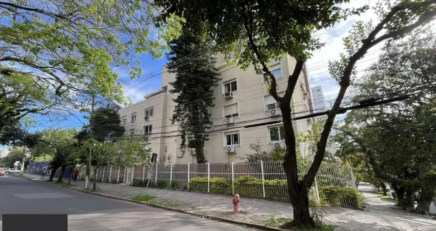 Apartamento de 3 quartos, suíte e 1 vaga de garagem no bairro Petrópolis em POA