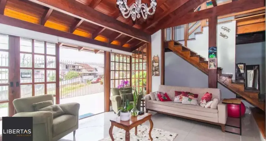 Casa com 3 quartos à venda na Avenida Deputado Aramy Silva, 106, Teresópolis, Porto Alegre