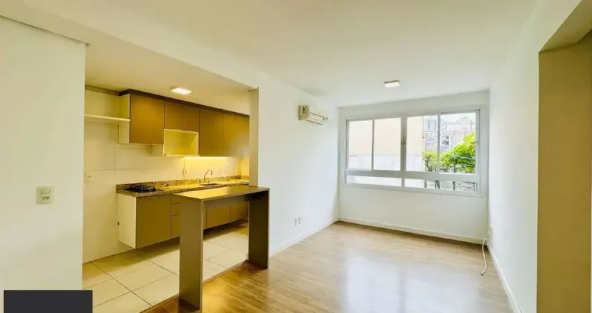 Apartamento 3 dormitórios com 1 suíte no bairro Petrópolis em Porto Alegre.