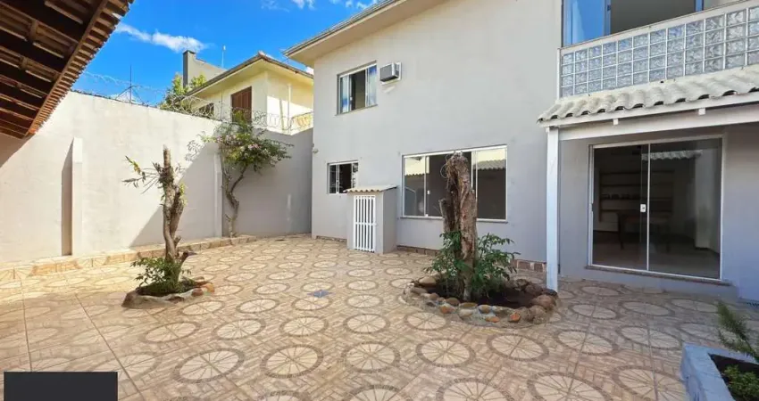 Casa com 3 quartos à venda na Rua Teixeira de Carvalho, 58, Medianeira, Porto Alegre