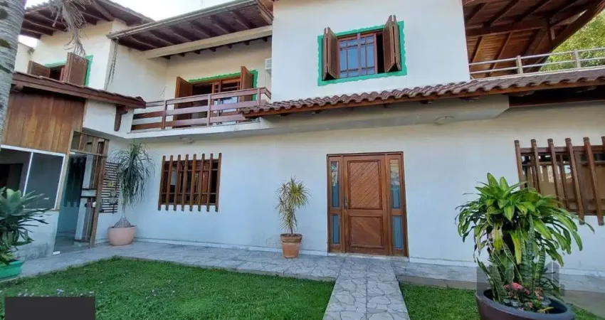 Casa sobrado, 2 dormitórios, 1 suíte, vaga de garagem, Bairro Pq da Matriz