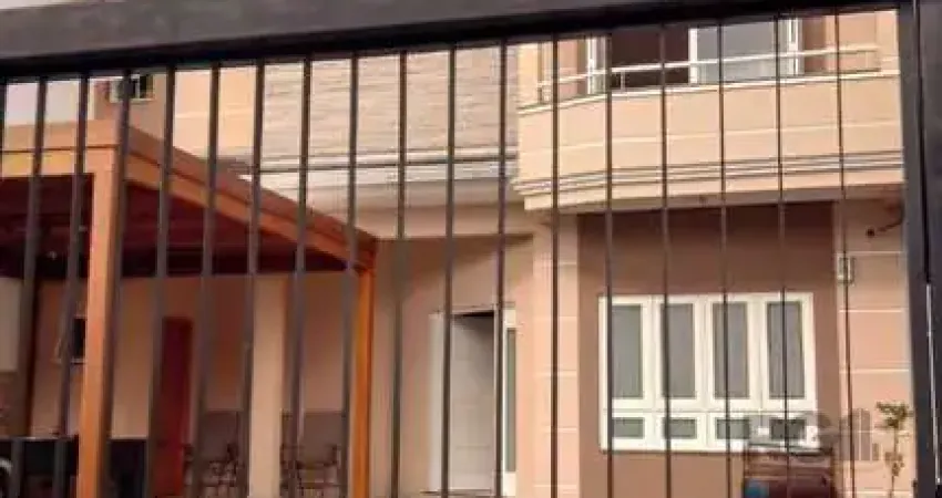 Casa sobrado semi mobiliado, 3 dormitórios, 1 suíte master, vagas de garagem, Bairro Parque da matriz