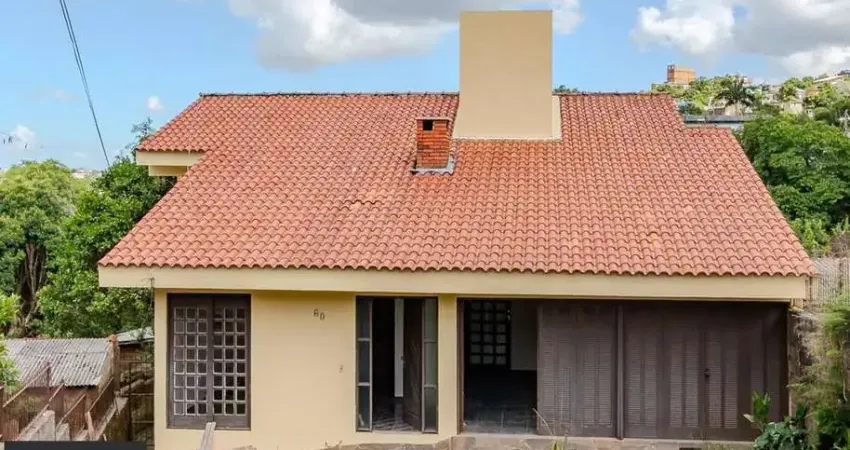 Casa à Venda na Rua da Gruta – 241,99m² – Próxima ao Hospital Divina Providência