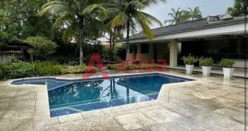 Casa com 4 suítes a venda no Condomínio Novo Leblon