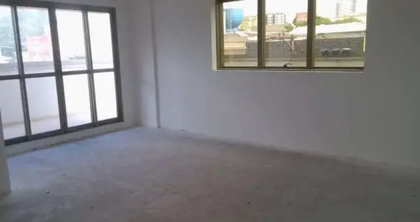 SALA COMERCIAL COM AMPLA SACADA NO CORAÇÃO DO RUDGE RAMOS - ALUGA E VENDE.