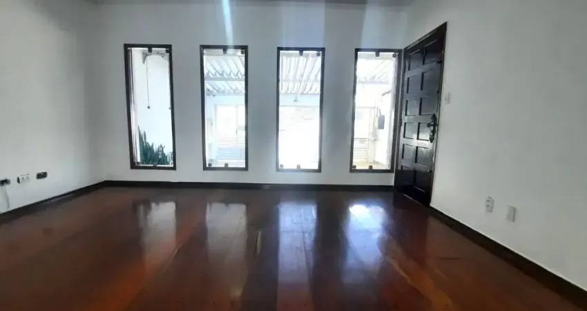Sobrado no coração do Jardim do mar com 4 quartos e 3 vagas.