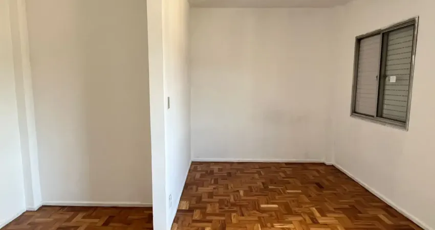 Kitnet ampla 40m² em localização priveligiada em prédio com elevador