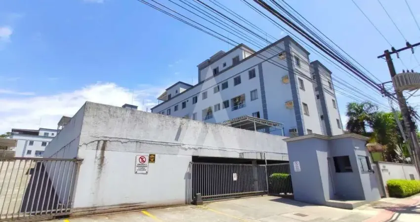 Apartamento semimobiliado com 2 quartos sendo 1 suíte, cozinha com armários e sacada no bairro boa vista