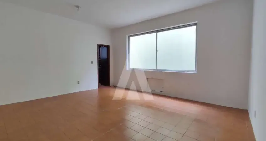 Sala para alugar, 37.99 m2 por R$900.00  - Centro - Joinville/SC