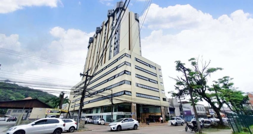 Sala para alugar, 33.11 m2 por R$1300.00  - Centro - Joinville/SC