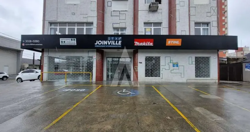 Loja comercial com 4 salas, cozinha, 4 lavabos e estacionamento frontal no bairro américa.