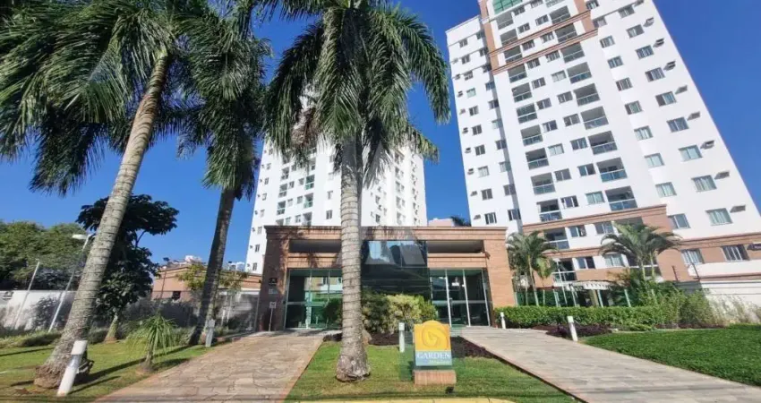Apartamento semi mobiliado com 2 quartos, sacada com churrasqueira, elevador e 1 vaga de garagem no Bairro Atiradores.