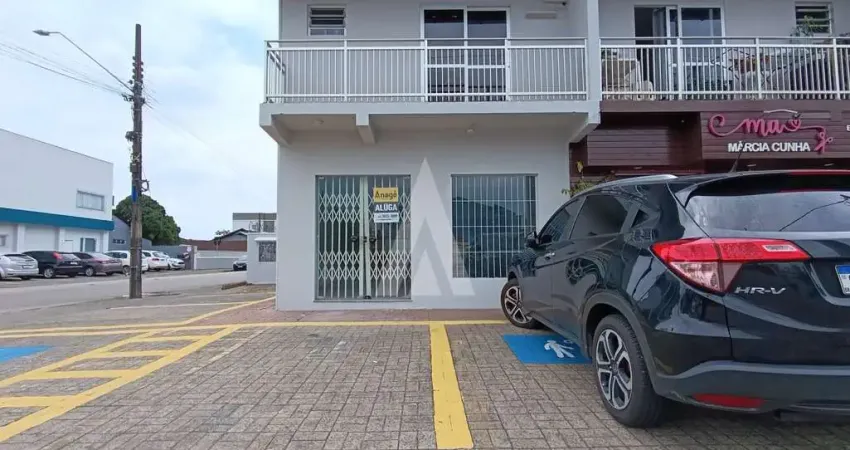 Loja no bairro comasa com aproximadamente 40,94m² e 1 lavabo interno e uma área externa com 4 vagas rotativas de estacionamento.