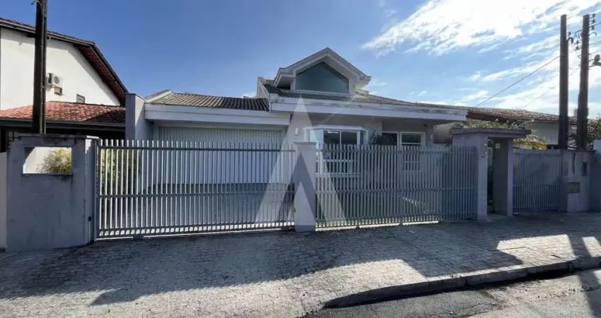 Casa residencial com 3 quartos  para alugar, 175.85 m2 por R$7200.00  - Saguacu - Joinville/SC
