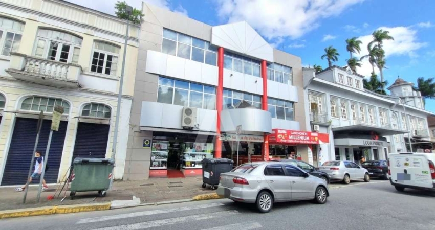 Sala para alugar, 30.67 m2 por R$750.00  - Centro - Joinville/SC