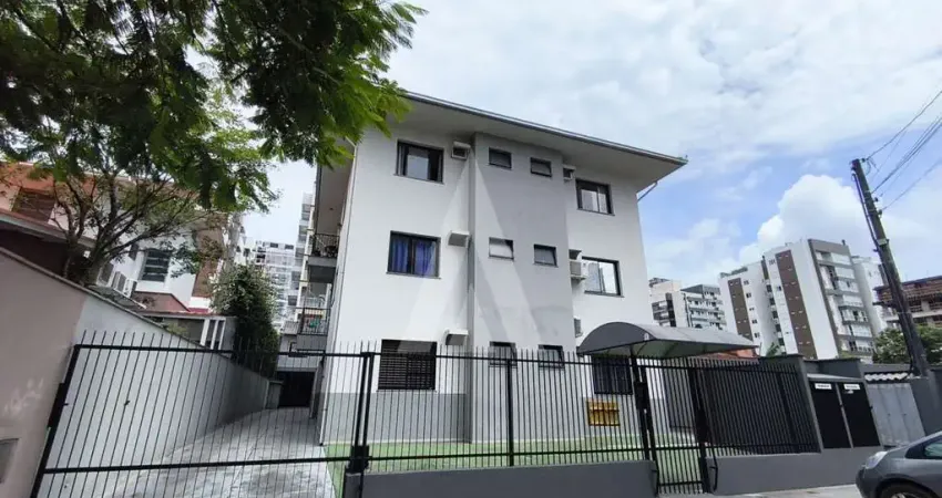 Apartamento com 01 quarto, cozinha e banheiro, no bairro América.