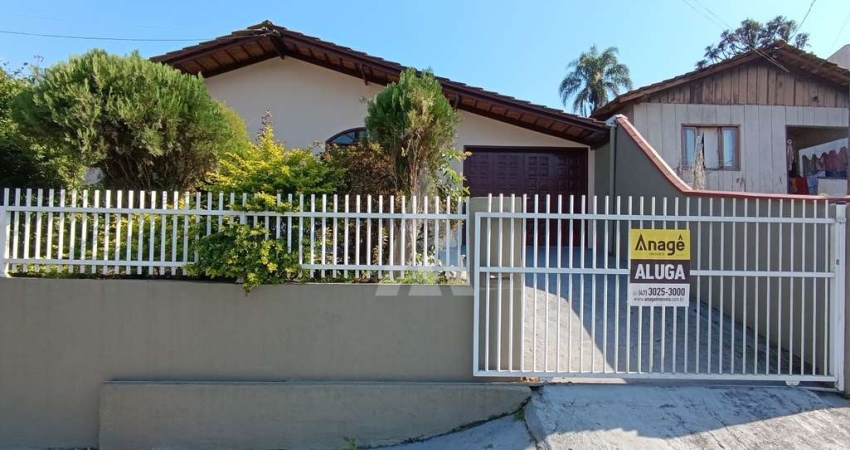 Casa residencial com 3 quartos  para alugar, 120.00 m2 por R$2500.00  - Floresta - Joinville/SC