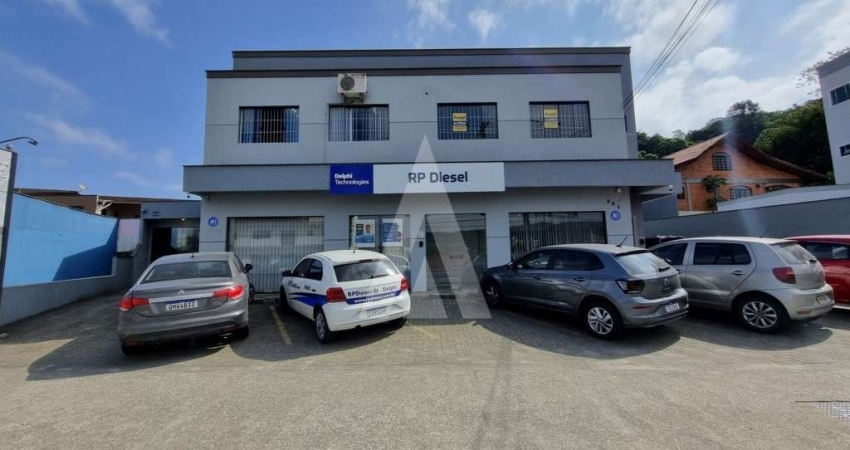 Sala para alugar, 43.00 m2 por R$1350.00  - Santo Antonio - Joinville/SC