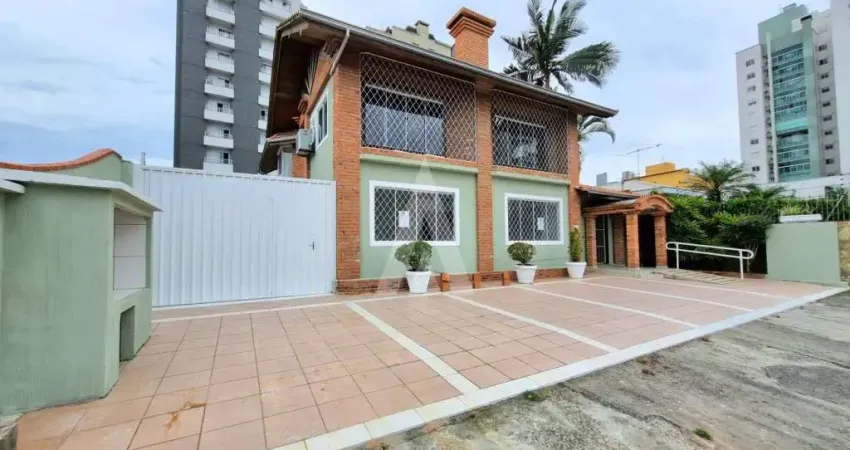 Casa comercial para alugar, 540.00 m2 por R$11000.00  - Anita Garibaldi - Joinville/SC