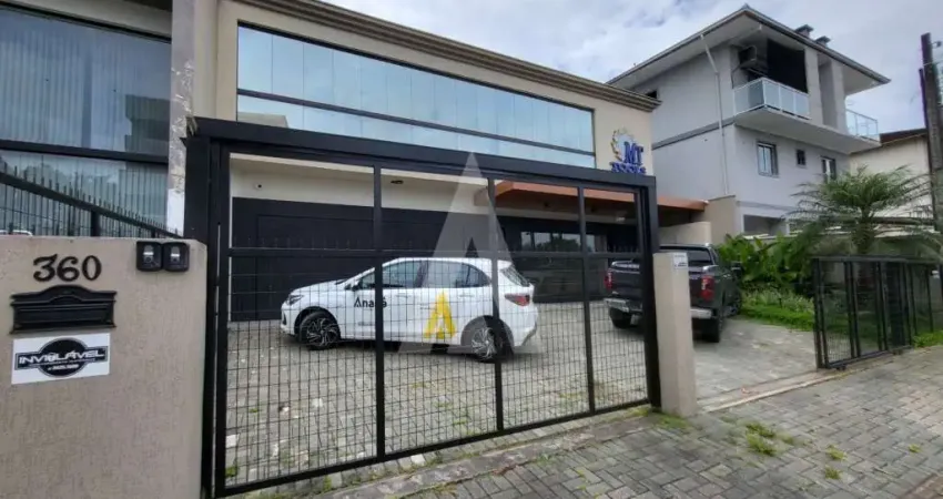 Apartamento com 2 quartos  para alugar, 197.05 m2 por R$3100.00  - Jardim Sofia - Joinville/SC