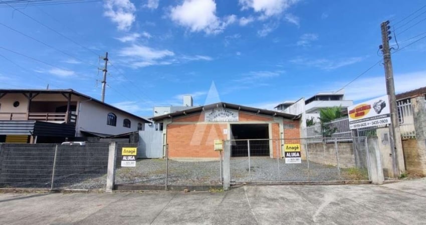 Galpão para alugar, 150.00 m2 por R$4500.00  - Bom Retiro - Joinville/SC