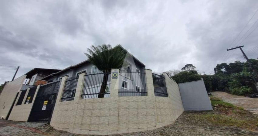 Casa residencial com 4 quartos  para alugar, 103.20 m2 por R$4500.00  - Boa Vista - Joinville/SC