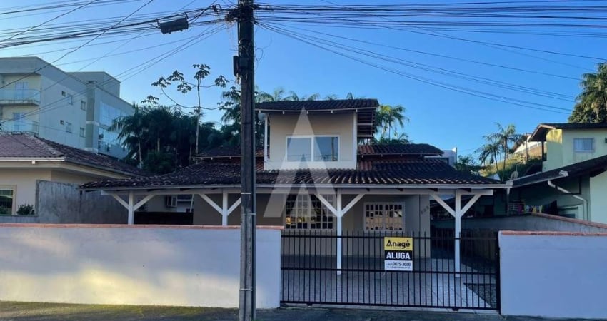 Casa residencial com 3 quartos  para alugar, 117.00 m2 por R$2600.00  - Floresta - Joinville/SC