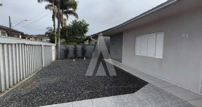 Casa residencial para alugar, 105.00 m2 por R$2450.00  - Aventureiro - Joinville/SC