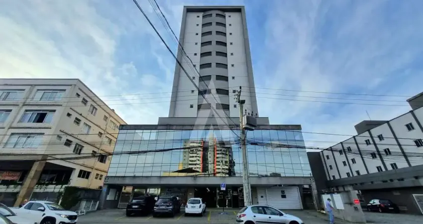 Apartamento com 3 quartos, churrasqueira, sala de estar e jantar no centro de joinville