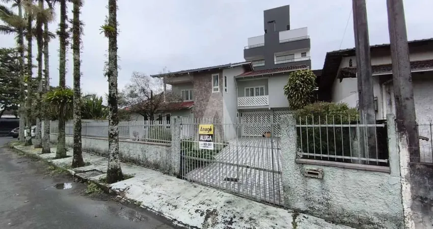 Casa residencial com 3 quartos  para alugar, 225.12 m2 por R$4600.00  - Iririu - Joinville/SC