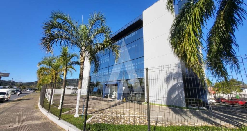 Pavimento prédio para alugar, 322.47 m2 por R$22000.00  - Zona Industrial Norte - Joinville/SC