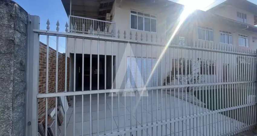 Casa residencial com 3 quartos  para alugar, 184.80 m2 por R$3500.00  - Floresta - Joinville/SC