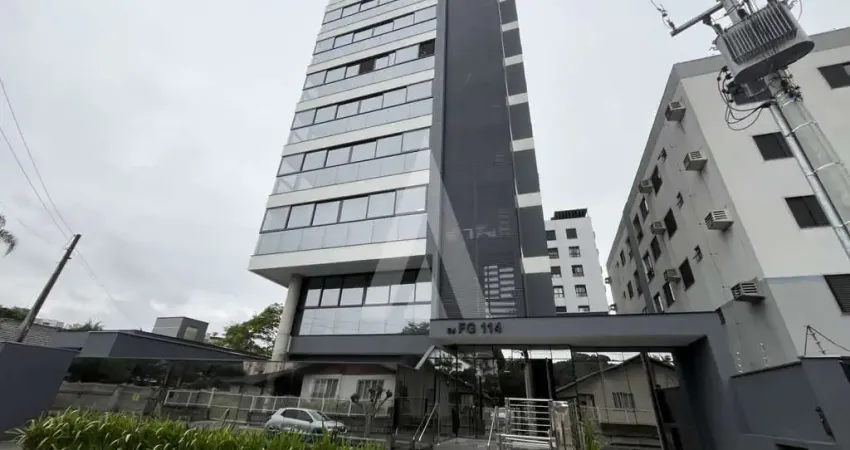 Apartamento com 3 quartos  para alugar, 120.29 m2 por R$6500.00  - America - Joinville/SC