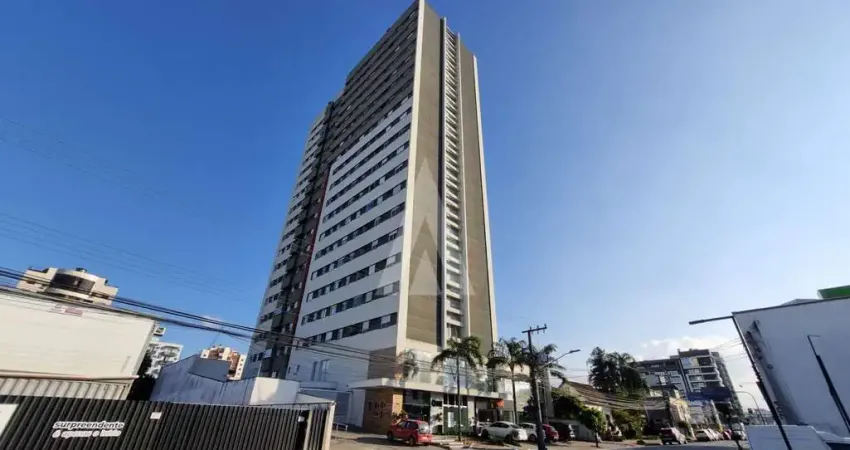 Apartamento no bairro América com 01 quarto, cozinha equipada e 01 vaga de garagem.