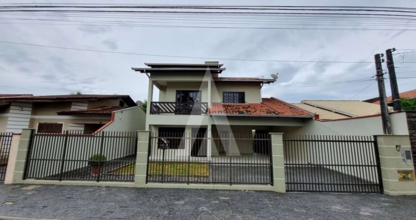 Casa residencial com 5 quartos  para alugar, 256.00 m2 por R$4800.00  - Costa E Silva - Joinville/SC