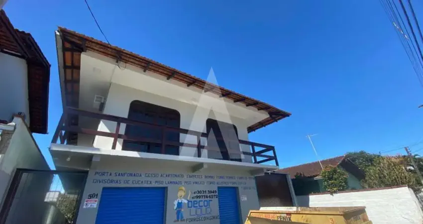 Casa com 3 quartos para alugar na Rua Guilherme Klein, Aventureiro, Joinville