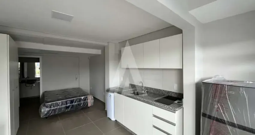 Apartamento studio, mobiliado, 1 dormitório, cozinha e bwc.