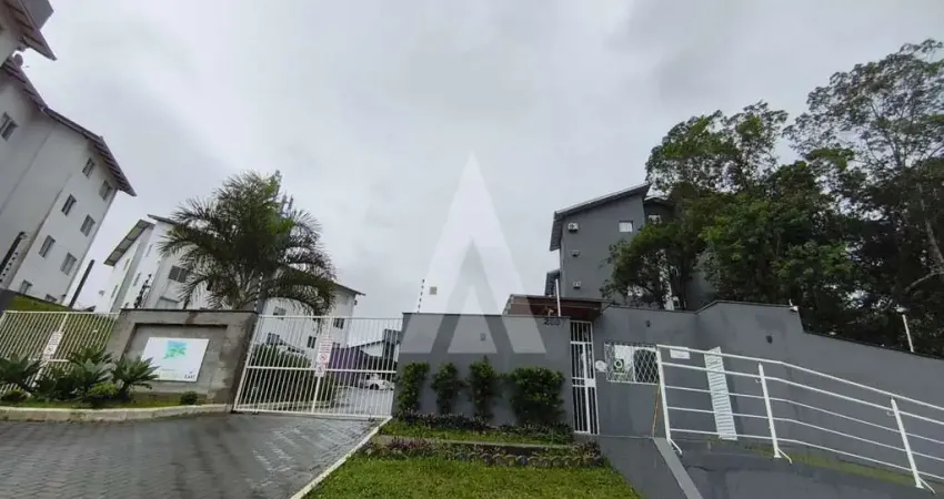 Apartamento com 3 quartos para alugar na Rua Boehmerwald, Boehmerwald, Joinville