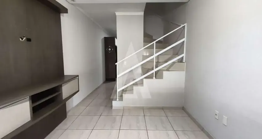 Casa com 2 quartos para alugar na Rua Ivon Cury, Aventureiro, Joinville