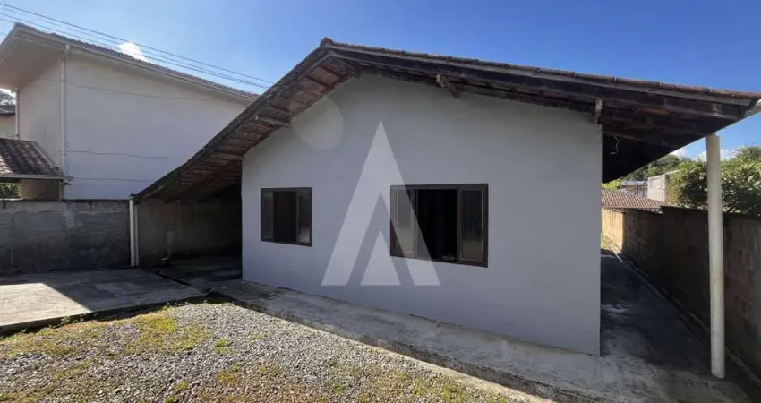 Casa com 2 quartos para alugar na Rua Paranaguá, Nova Brasília, Joinville