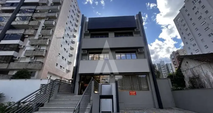 Sala comercia com 135,16m² privativos, com 2 lavabos no bairro atiradores.