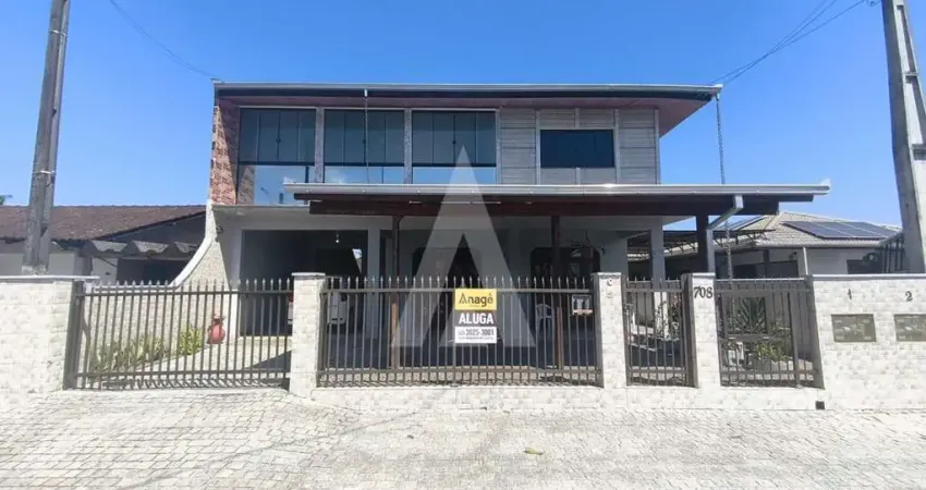 Casa superior, 03 dormitórios sendo 01 suíte, jardim iririu