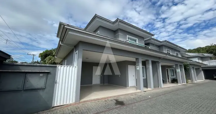 Casa residencial com 3 quartos para alugar por r$ 4990.00, 163.54 m2 - gloria - joinville/sc